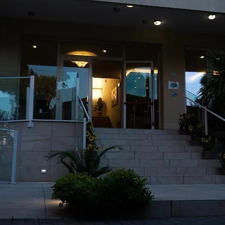 호텔 Cormoran 리치오네